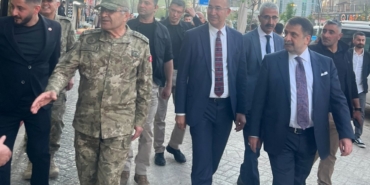 Orgeneral Tokel, Yüksekova’da Esnafla Buluştu